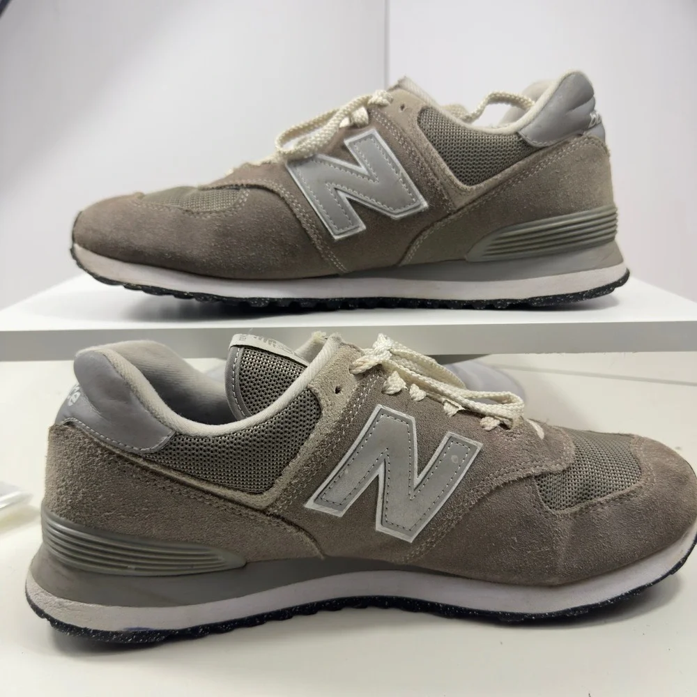 New Balance Classic 574 Grey Men's Size 10.5 Suede Low Top Sneakers ML574EVG